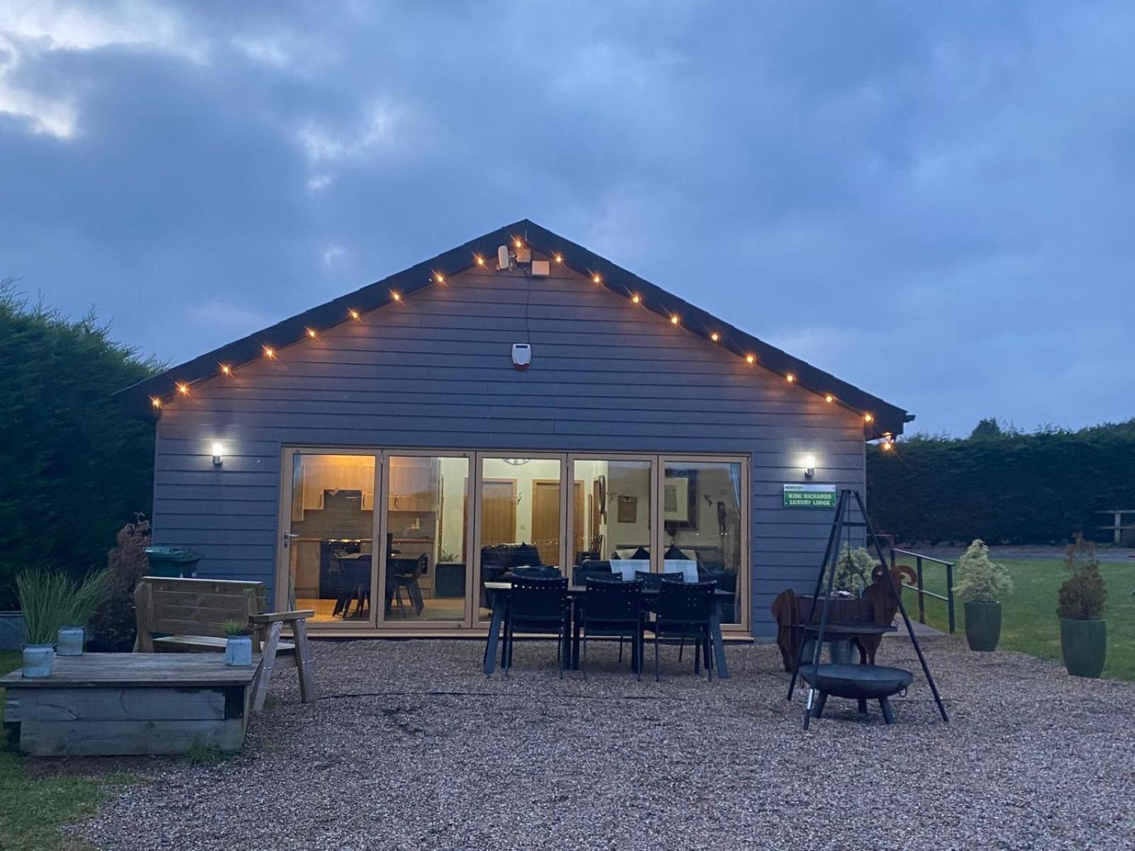 King Richard's Luxury Lodge: Sherwood Forest Retreat Nottingham Exterior photo